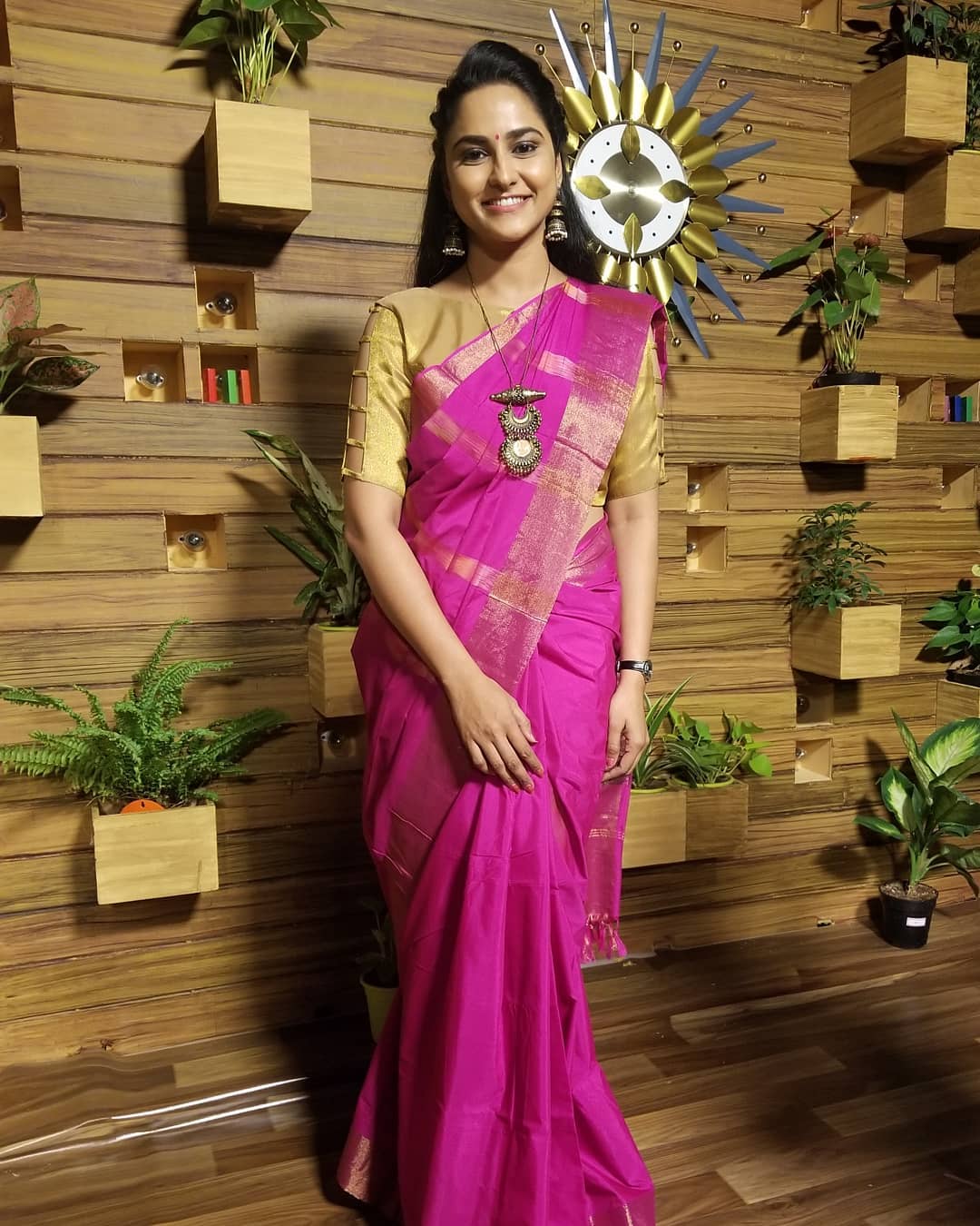 TELUGU TV ANCHOR KASI ANNAPURNA IMAGES IN PINK SAREE 3